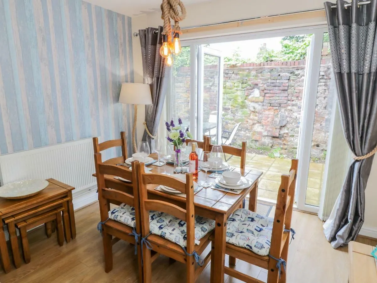 Bettys Plaice Villa Scarborough Holiday home